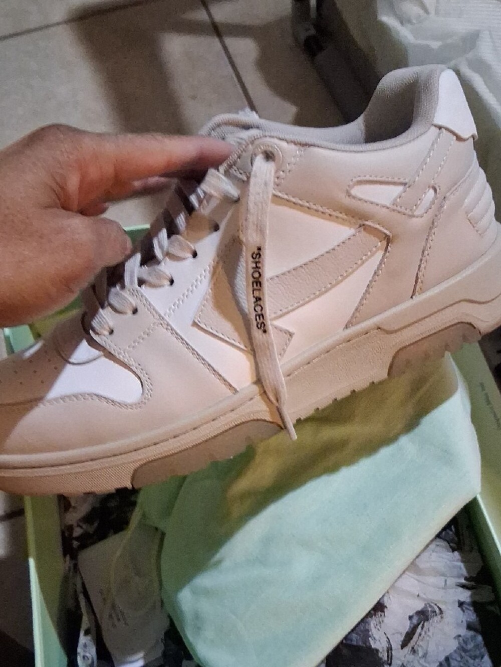 Off-White Men's Athletic Shoes Beige and White